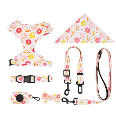 comprare Custom Logo Designer's Top Pick Set personalizzato di imbracature per cani con bandana decorativa Bowknot e guinzaglio regolabile al colletto fabbricazione online