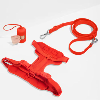 Collare a guinzaglio di neoprene, combinazione regolabile, PVC morbido, colletto rosso e guinzaglio.