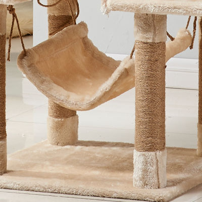 Massimizza il tempo di gioco del tuo gatto montato su un muro per il gatto