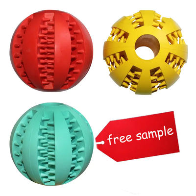 Giocattoli da masticare per cani Tpr Rubber Puppy Treat Toy Ball Ball di alimentazione per animali domestici in blu chiaro/giallo/rosso/blu scuro/arancione/verde Colori