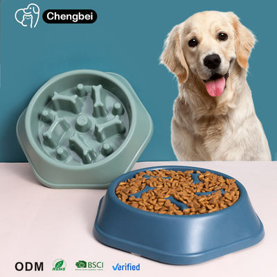 Pet Slow Feeder Dog Bowl Piatto di plastica anti-gulping Piatto alimentare Cani e gatti Bowls